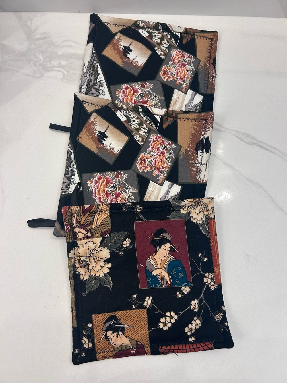 Black Floral Geisha Print Pot Holder Set
